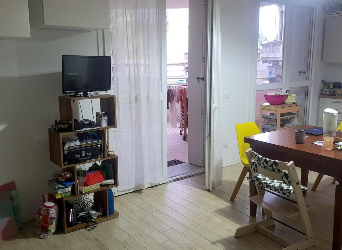 Bright Three-room With Terrace In * Mailand